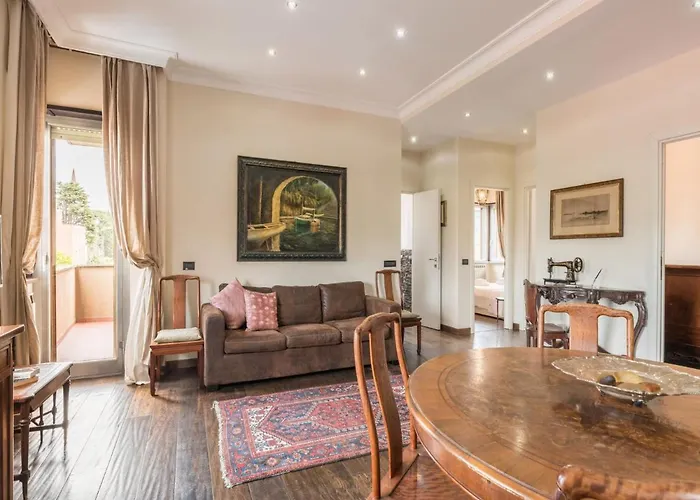 The Rent - Elegant Two-bedroom In Via Aurelia *